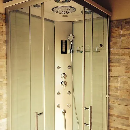 Sleeps 6 Pool Willa *